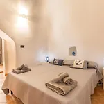 Degli Archi *