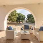 Degli Archi Villa *