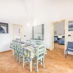 Degli Archi Villa *